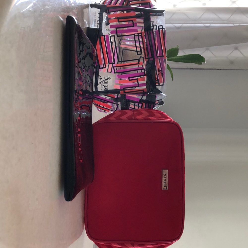Women travel cosmetics bags